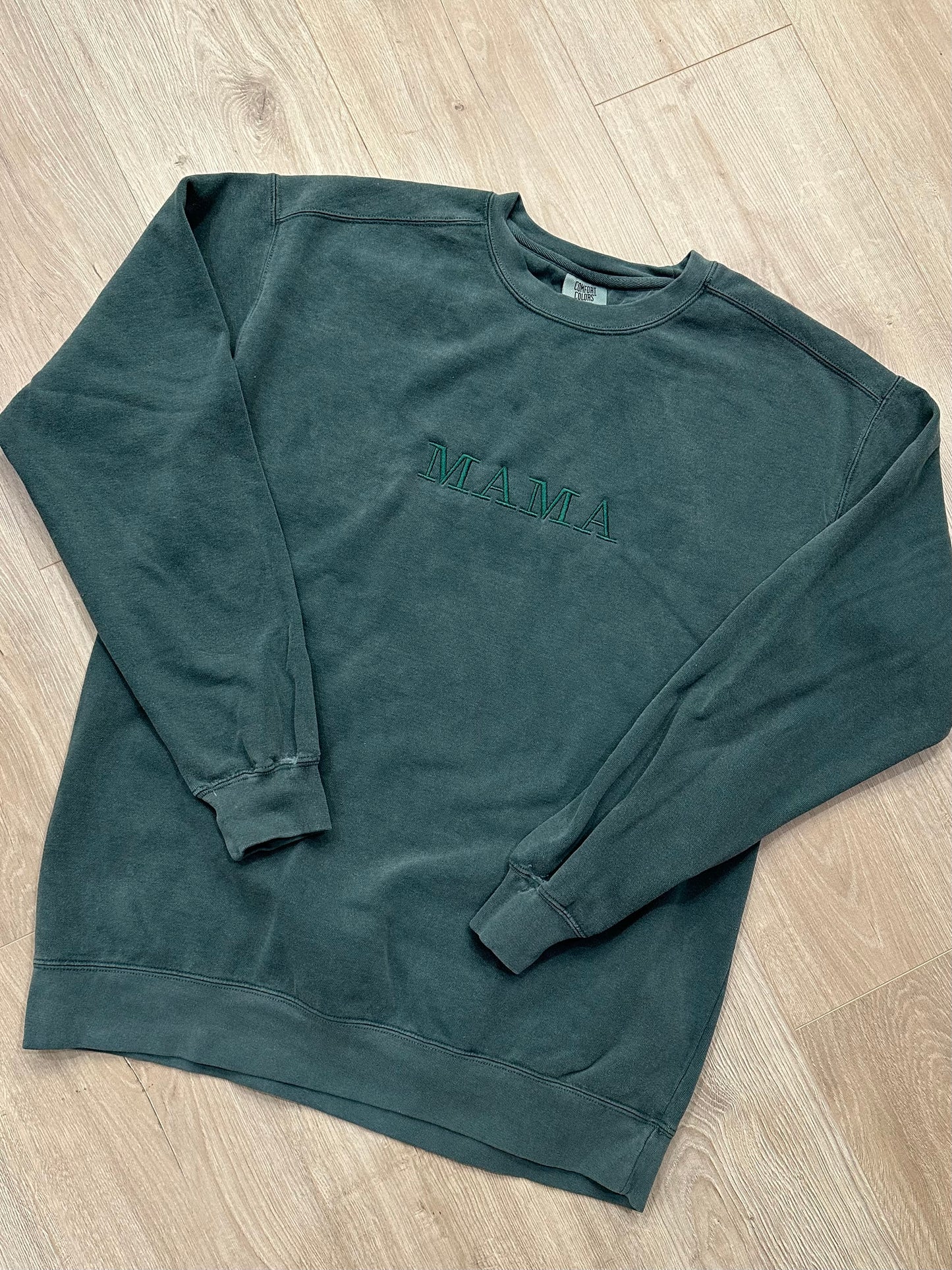 MAMA Crewneck